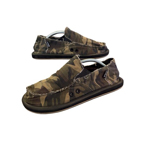 SHAKA Camo Canvas Slip-On Shoes Men’s Size 10 EUR 44 Raw Edge Outdoor Hunting - Picture 1 of 7